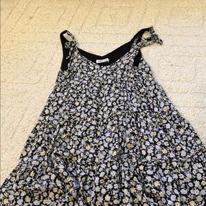 Floral Black and White hollister